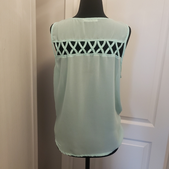 Teal/turquoise top - Picture 2 of 4